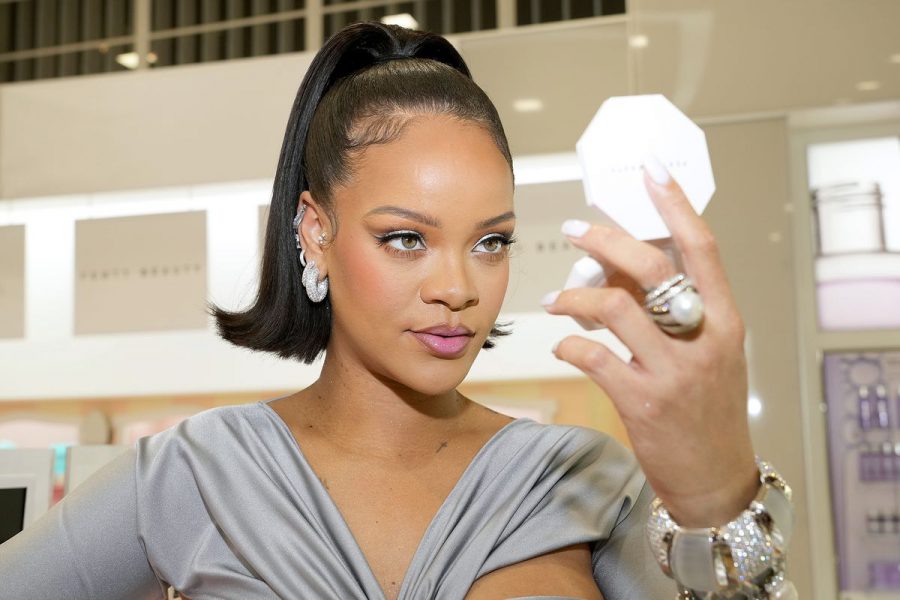 Rihanna sort une nouvelle collection de gloss… au ketchup! • Fun Radio