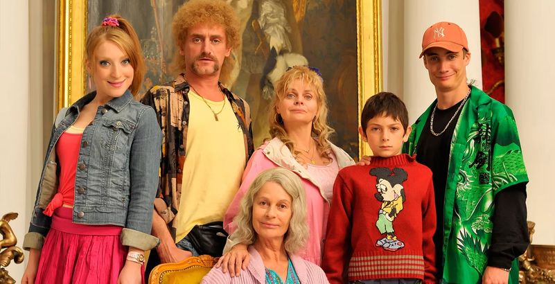 Films Complet Les Tuches Les Tuche 4 : découvrez l’affiche officielle et la date de sortie du